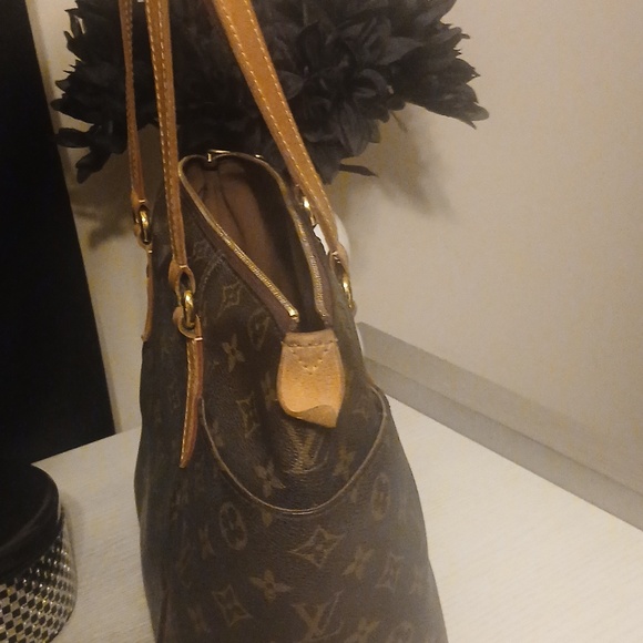 Totally - Picture 3 of 12